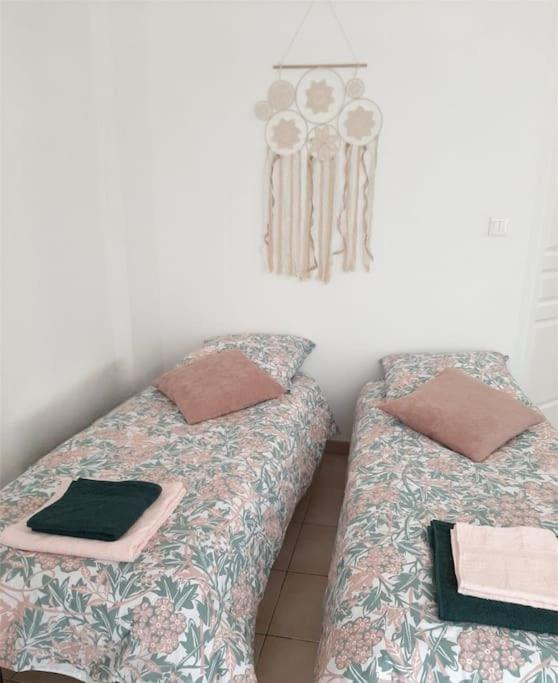 Appartement Proche Aeroport A Pied, Le Reve Rose. à Tillé Extérieur photo